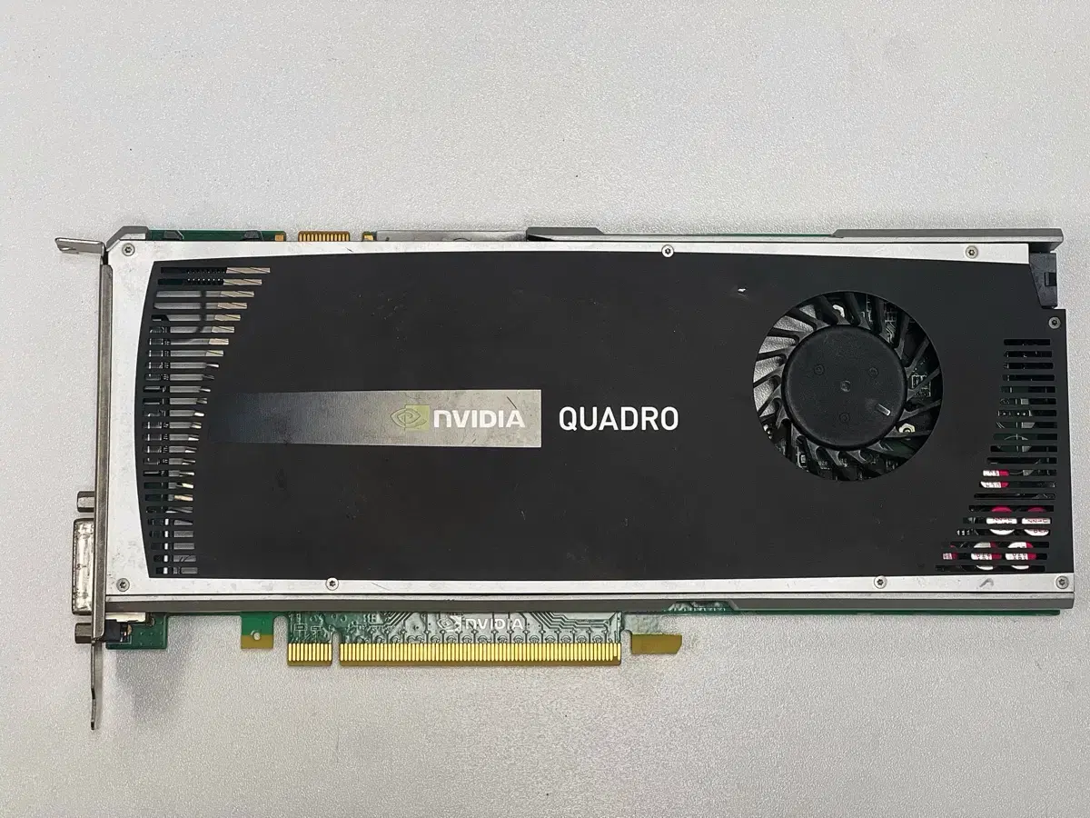 Quadro 4000 그래픽